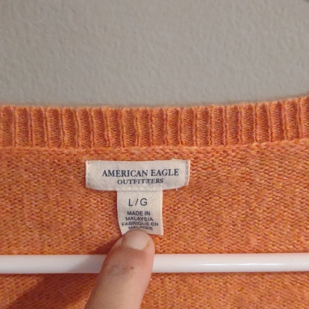 American Eagle Outfitters Women's Large Vibrant Orange V-neck Sweater‎